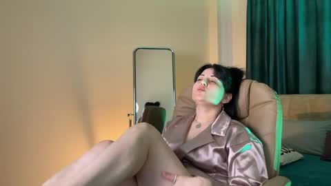 Julia online show from June 5, 2026, 7:14 am