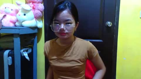 silkykitten_ online show from November 21, 2025, 11:42 am