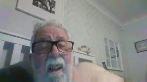 sillyoldman45221063 online show from April 1, 2026, 8:50 pm