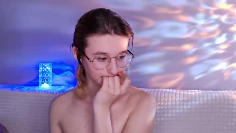 Kate online show from March 19, 2026, 6:12 pm