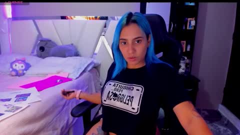 Snapshot of silver_jinx chatting on February 7, 2026, 1:31 am powder online show from February 7, 2026, 1:31 am