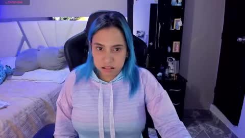 Snapshot of silver_jinx chatting on April 15, 2026, 1:45 am powder online show from April 15, 2026, 1:45 am