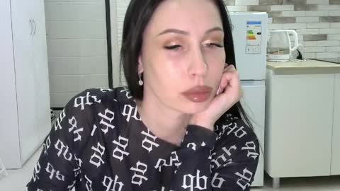 Snapshot of silver_still chatting on April 11, 2026, 5:28 pm silver_still online show from April 11, 2026, 5:28 pm