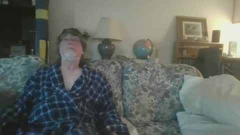 silverfunfox online show from March 30, 2026, 1:01 pm