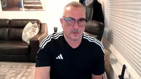 silveroli187 online show from December 18, 2025, 3:51 pm