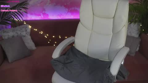  Kristina Kris  online show from April 5, 2026, 1:19 pm