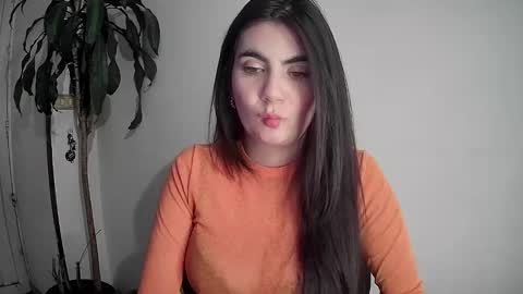 Snapshot of silviecollins chatting on December 7, 2024, 1:14 am Silvie online show from December 7, 2024, 1:14 am