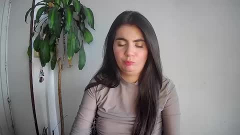 Snapshot of silviecollins chatting on January 7, 2025, 8:31 pm Silvie online show from January 7, 2025, 8:31 pm