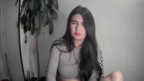 Snapshot of silviecollins chatting on January 8, 2025, 3:51 am Silvie online show from January 8, 2025, 3:51 am