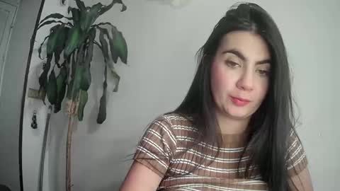 Snapshot of silviecollins chatting on February 23, 2025, 10:53 pm Silvie online show from February 23, 2025, 10:53 pm