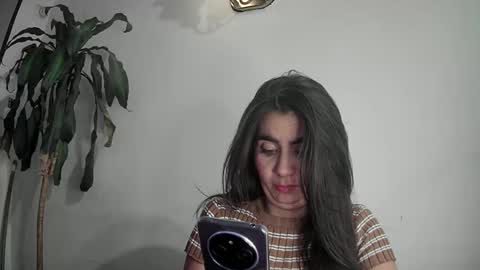 Snapshot of silviecollins chatting on February 24, 2025, 1:57 am Silvie online show from February 24, 2025, 1:57 am