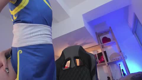 Wendy help me get get 69 likes  online show from November 10, 2025, 7:18 am