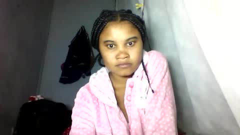 simirna98 online show from June 6, 2026, 7:51 pm