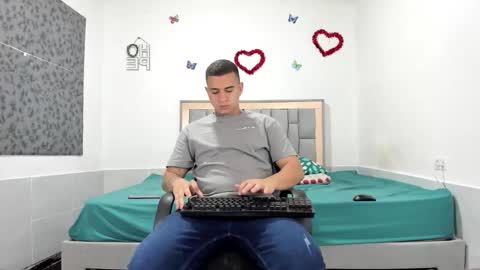 SIMON KELER online show from October 12, 2025, 7:57 pm