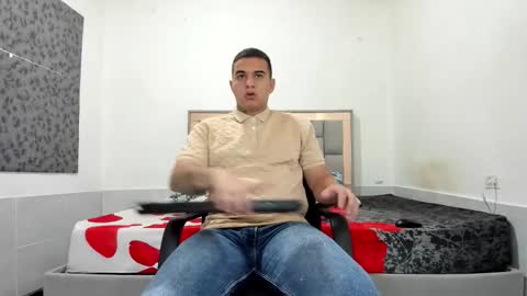 SIMON KELER online show from March 3, 2026, 9:37 am