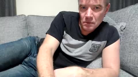 Snapshot of simplelife0 chatting on October 30, 2025, 8:20 pm Ricky online show from October 30, 2025, 8:20 pm