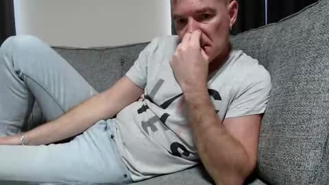 Snapshot of simplelife0 chatting on November 8, 2025, 2:39 pm Ricky online show from November 8, 2025, 2:39 pm