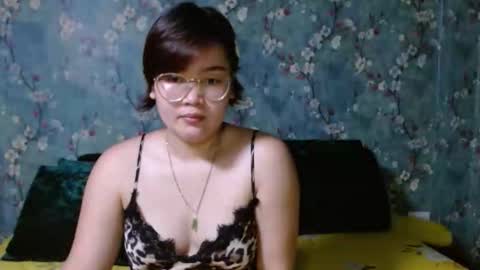 Snapshot of simply_niki chatting on October 19, 2025, 7:20 am zia online show from October 19, 2025, 7:20 am