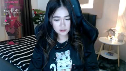 Adrianna Fowler online show from November 11, 2025, 1:05 am