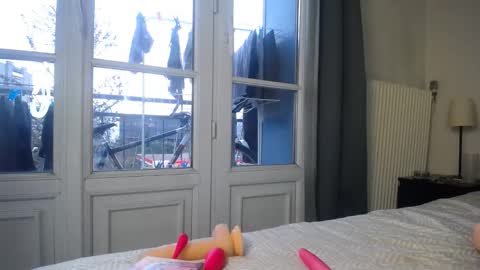 Snapshot of simur_sahso chatting on December 5, 2024, 3:39 pm Sofi wed. - sat. 11am - 11 pm and Santi with Sofi sun.. - tue. 11 am - 5 pm  europe online show from December 5, 2024, 3:39 pm