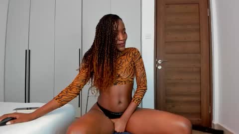 sincerre9_tara online show from November 6, 2025, 8:15 am