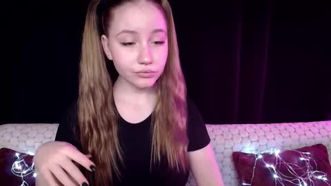 Snapshot of sindiwatsoon chatting on December 14, 2024, 3:15 pm Sindi online show from December 14, 2024, 3:15 pm