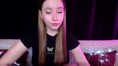 Snapshot of sindiwatsoon chatting on December 17, 2024, 2:44 pm Sindi online show from December 17, 2024, 2:44 pm