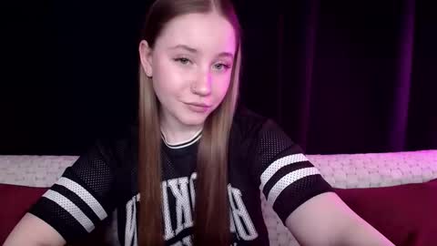 Snapshot of sindiwatsoon chatting on January 18, 2025, 12:36 pm Sindi online show from January 18, 2025, 12:36 pm