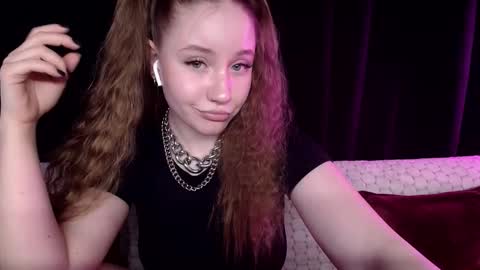 Snapshot of sindiwatsoon chatting on February 19, 2025, 5:49 pm Sindi online show from February 19, 2025, 5:49 pm