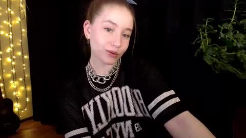 Snapshot of sindiwatsoon chatting on September 12, 2025, 11:21 am Sindi online show from September 12, 2025, 11:21 am