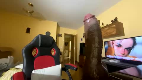 Snapshot of sindycd81 chatting on December 5, 2025, 8:49 pm SindyCross online show from December 5, 2025, 8:49 pm