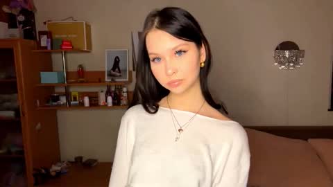 Emma online show from November 24, 2025, 12:38 pm