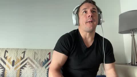 Snapshot of sirbubblesworth chatting on March 12, 2025, 12:10 am sirbubblesworth online show from March 12, 2025, 12:10 am