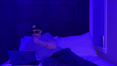 Sir Daddy McQween online show from December 23, 2025, 4:43 am