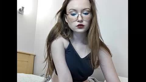 sirena__star online show from September 12, 2025, 4:56 am