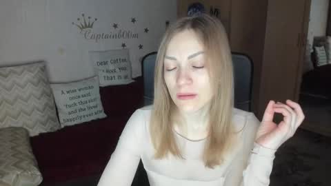 sirenasilk online show from December 18, 2025, 3:23 am