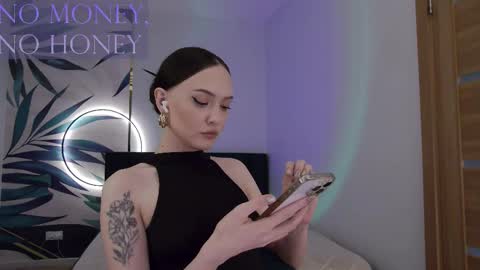Snapshot of sirenaswhisper chatting on February 24, 2026, 12:25 pm Goddess Sirena online show from February 24, 2026, 12:25 pm