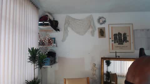 siriss_boyrag online show from October 9, 2025, 7:12 pm