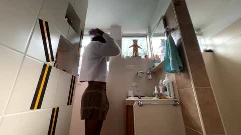 siriss_boyrag online show from February 9, 2026, 1:15 pm