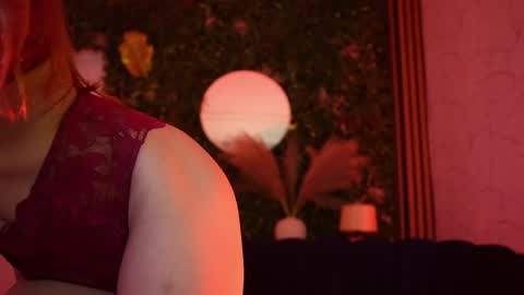 Dee online show from April 1, 2026, 8:06 pm