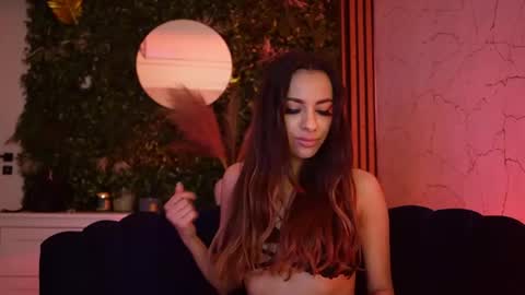 Dee online show from April 3, 2026, 7:45 pm