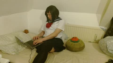 Lili online show from April 30, 2026, 10:58 pm
