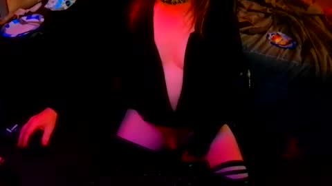 red online show from September 28, 2025, 1:33 am