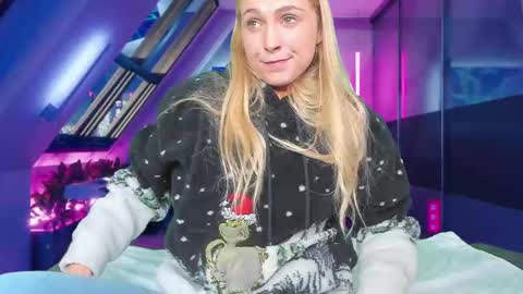 Elise online show from February 20, 2025, 3:08 pm