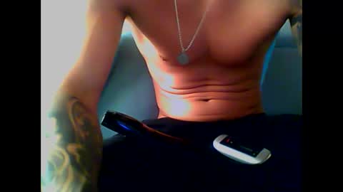 Snapshot of skater19xxx chatting on February 26, 2025, 3:41 pm miguel online show from February 26, 2025, 3:41 pm