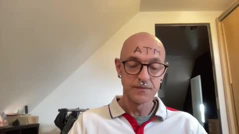 Skinbastard online show from April 12, 2026, 1:49 pm