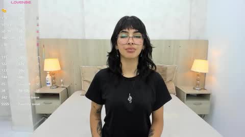 Snapshot of skinny_emily chatting on September 22, 2025, 7:27 pm Emily Rojas online show from September 22, 2025, 7:27 pm