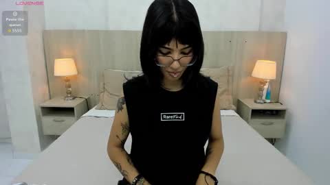 Snapshot of skinny_emily chatting on October 14, 2025, 7:25 pm Emily Rojas online show from October 14, 2025, 7:25 pm