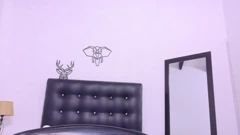 skinny_hottie18 online show from January 3, 2025, 4:37 pm