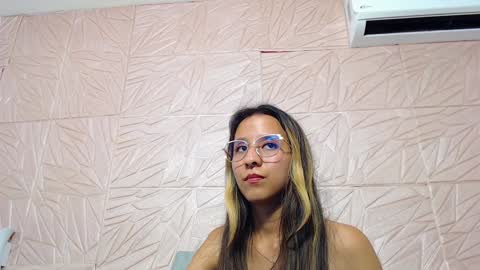 skinny_hottie18 online show from January 29, 2025, 11:04 pm